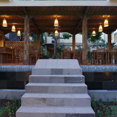 The Inn Sunsethouse Senggigi Exterior foto