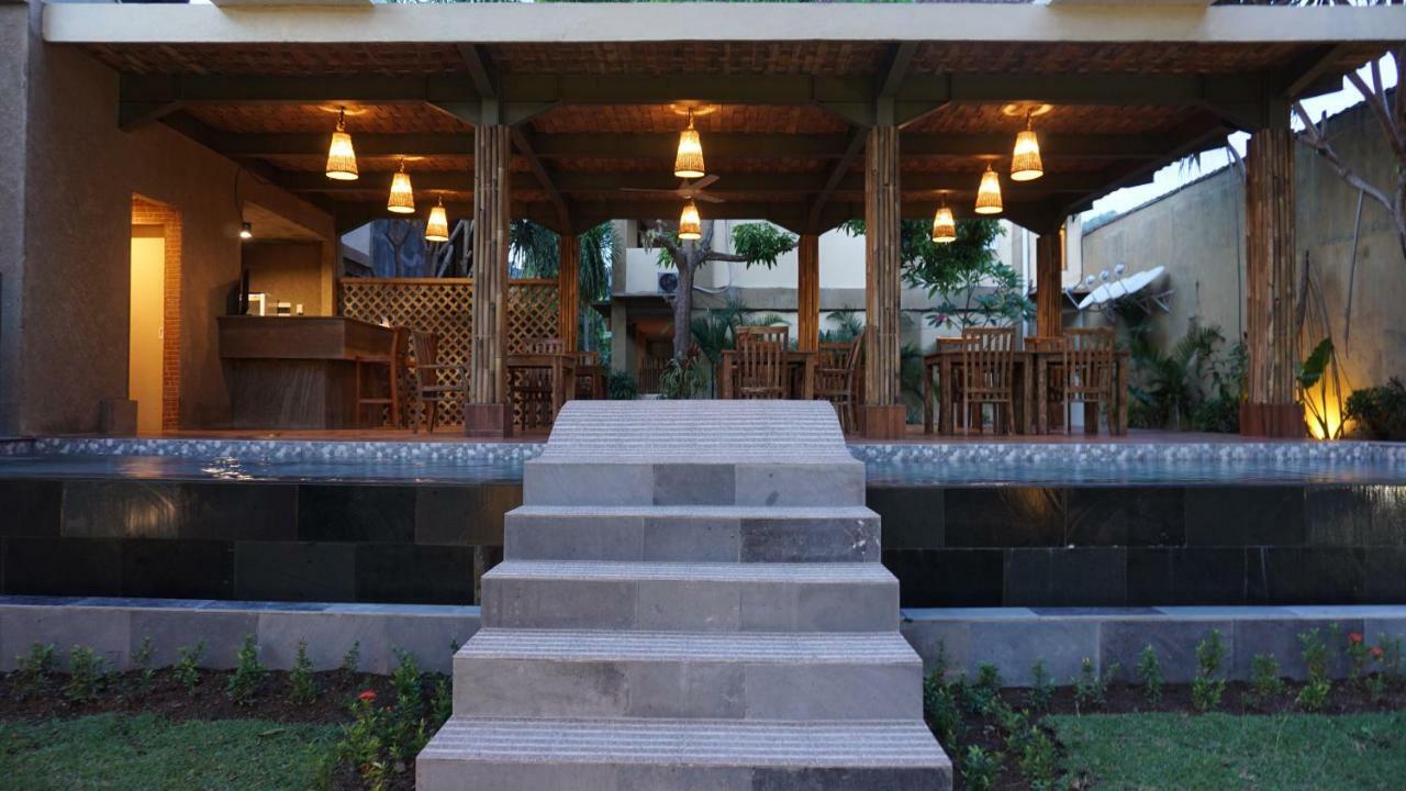 The Inn Sunsethouse Senggigi Exterior foto